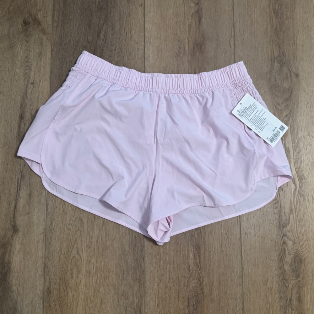 Lululemon - Ruched Side High Rise Short 3” NWT XLarge